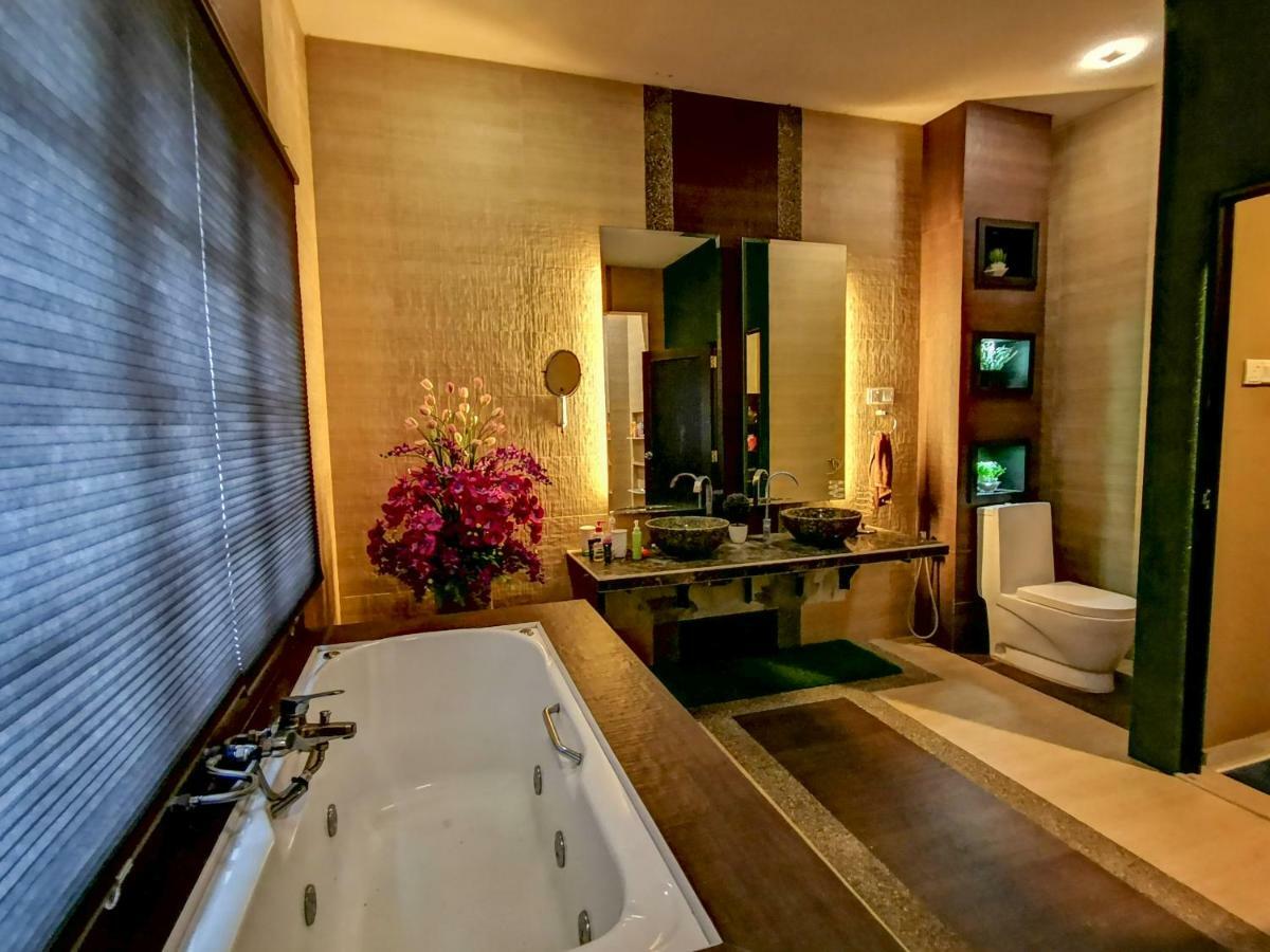 Ria Homestay Johor Bahru Buitenkant foto